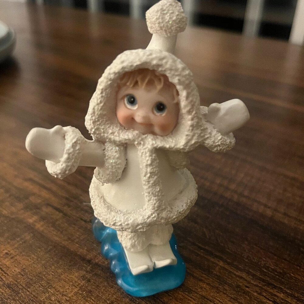 Dreamsicles Northern Lights Bunny Slope Figurine 1998 #60002 - like new